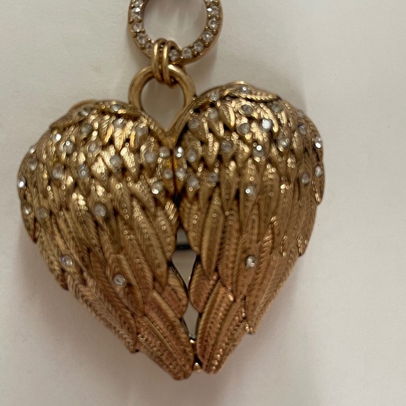 Vintage BETSEY JOHNSON Fly With Me Angel Wing Crystal Heart  Big Pendant Mirror - Picture 6 of 7